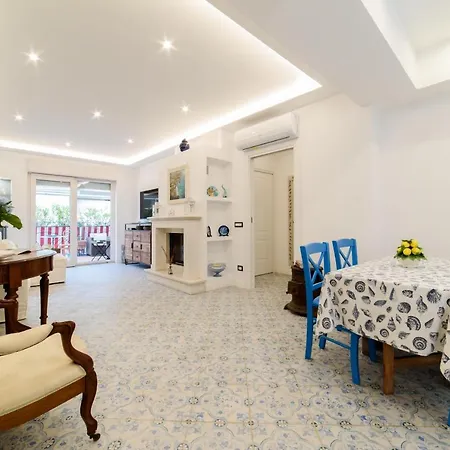 Estate4home - The Attic * Sorrento