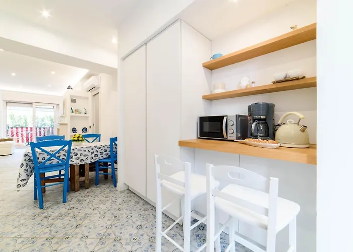 Estate4home - The Attic *