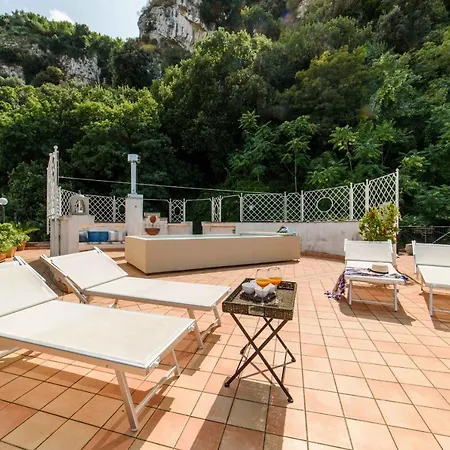 Estate4home - The Attic Sorrento