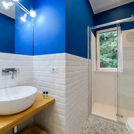 Estate4home - The Attic *