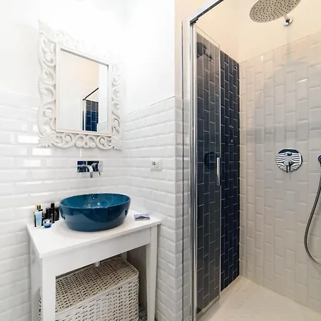 Estate4home - The Attic Sorrent