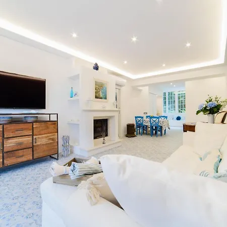 Estate4home - The Attic Apartment Sorrent