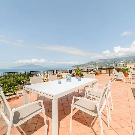 Estate4home - The Attic * Sorrento