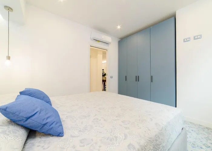 Estate4home - The Attic *