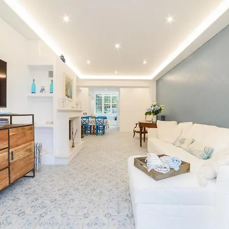 Estate4home - The Attic Апартаменти Сорренто